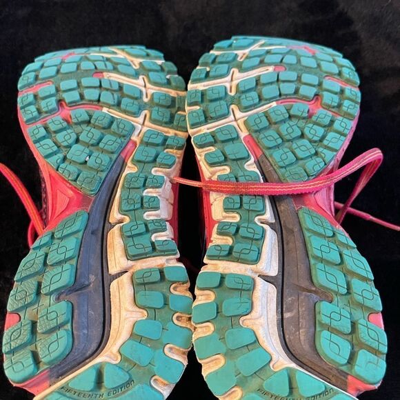 Brooks Adrenaline GTS 15 pink blue yellow running tennis shoes, size 9 - Picture 12 of 12